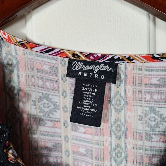 Wrangler Geometric Multicolor Patterned Black Lace V-neck Long Sleeve Top Smal - Picture 8 of 13